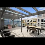 Central Apartment With 2 Bedrooms
